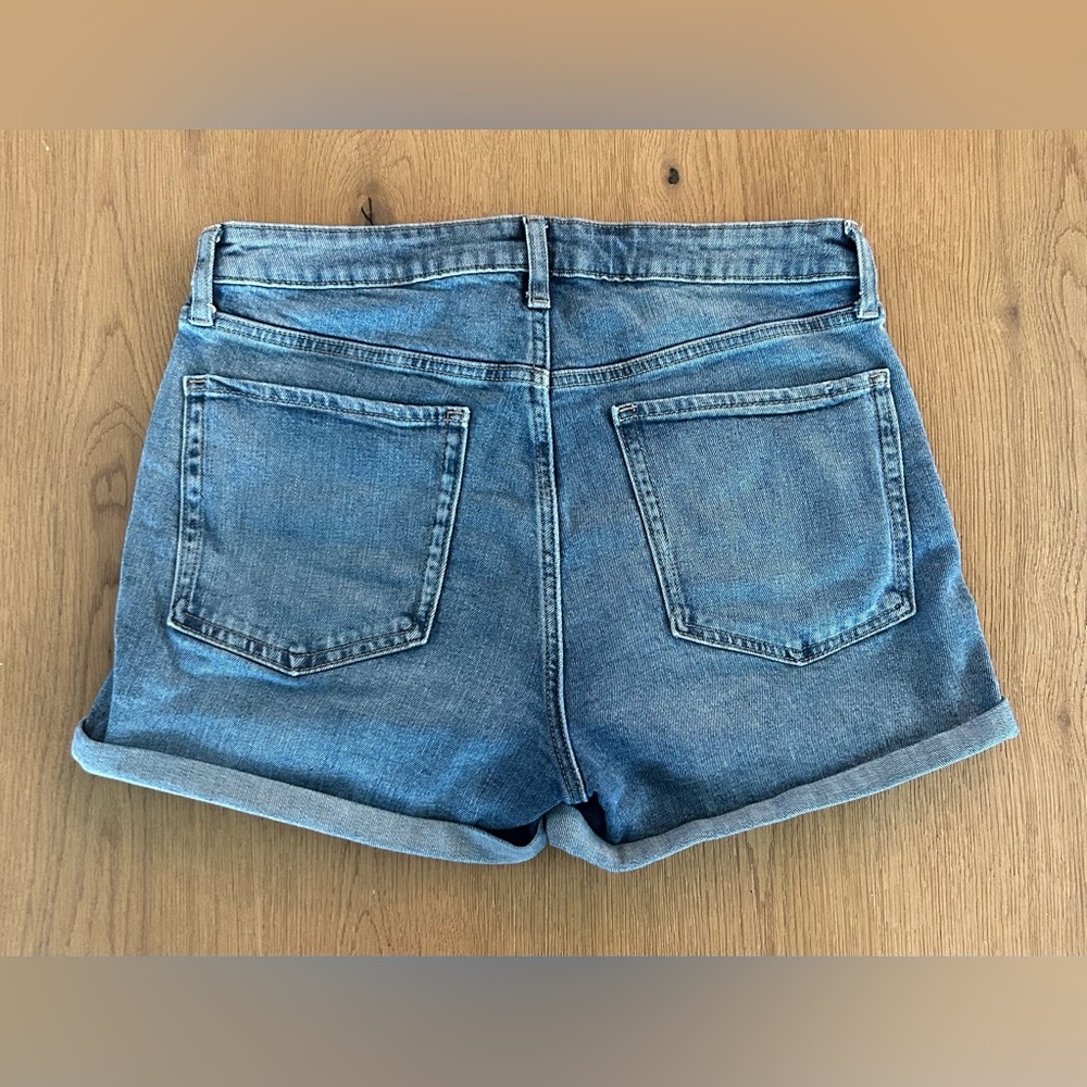 Old Navy Shorts - Picture 2 of 3
